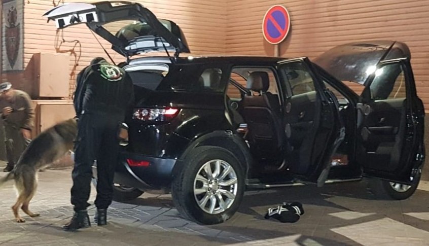 تفتيش سيارة رباعية الدفع يفجر مفاجأة غير متوقعة!