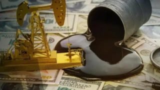 أسعار النفط تنخفض تحت ضغط ارتفاع الدولار