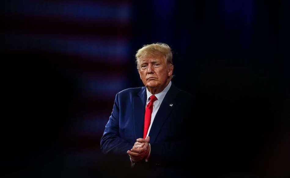 الرئيس الأمريكي: “سنمتلك قطاع غزة ونتولى تفكيك الأسلحة غير المنفجرة