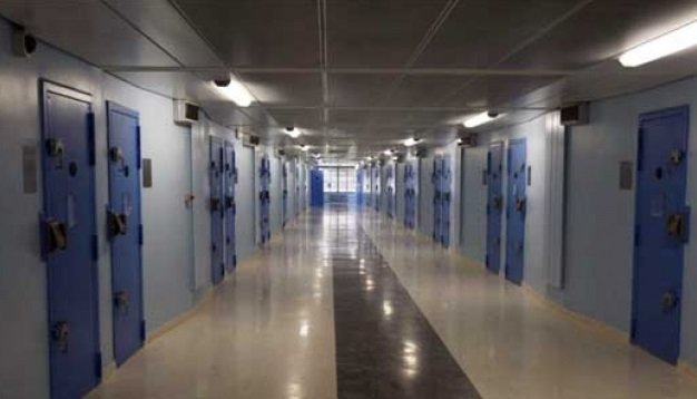 مندوبية السجون تحيل موظفين على المجلس التأديبي بسبب تجاوزات ضد سجناء بورزازات