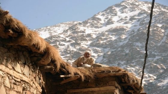 أجواء باردة وأمطار رعدية مع تساقط الثلوج فوق المرتفعات