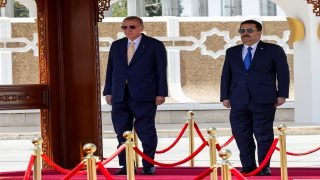 إردوغان يصل بغداد في أول زيارة منذ 2011