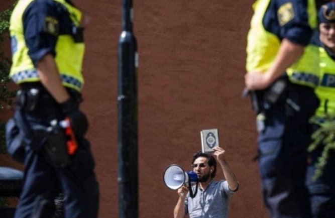 النرويج تعتقل حارق القرآن “العراقي موميكا”