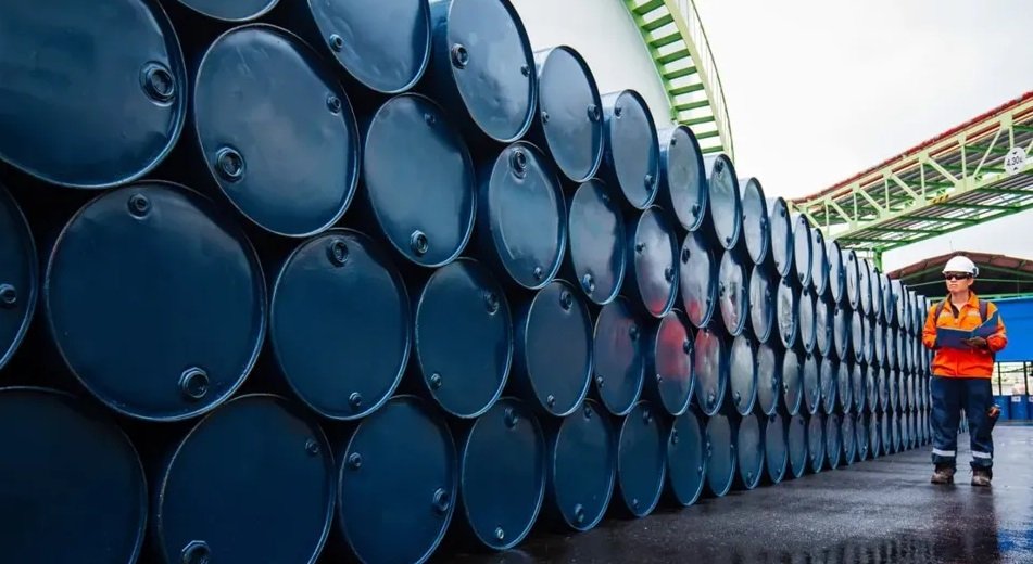 تراجع أسعار النفط مع صعود الدولار