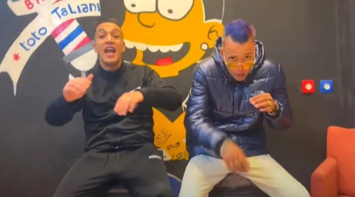 قضاء فاس يتابع صاحب أغنية “شر كبي أتاي” في حالة اعتقال