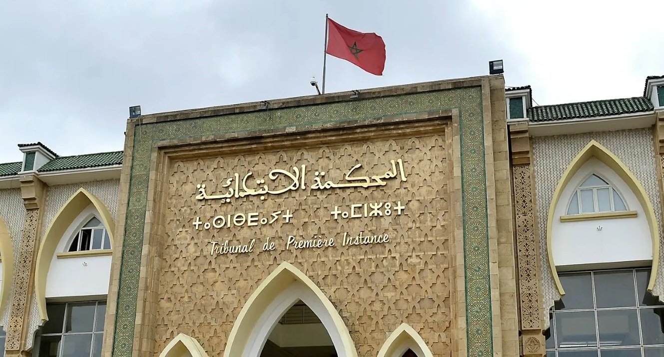 موظفو العدل يهددون بشل المحاكم