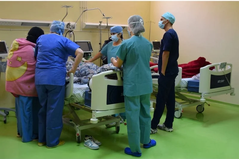 قلعة مكونة..قافلة طبية جراحية لتقريب العلاجات من المواطنين