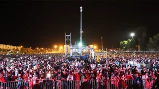 مصير المهرجانات و التظاهرات الفنية و الثقافية بعد وفاة والدة جلالة الملك محمد السادس لطيفة أحزونن