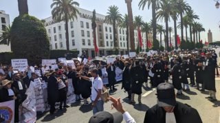 “أصحاب البذلة السوداء” ينتفضون ضد قانون وزير العدل