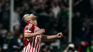 اللاعب الدولي المغربي يوسف العربي ينضم إلى نادي أبويل نيقوسيا القبرصي