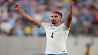 قلب دفاع فريق الأوروغواي اللاعب رونالد أراوخو يغيب عن نصف نهائي بطولة كوبا أمريكا لكرة القدم بسبب الإصابة