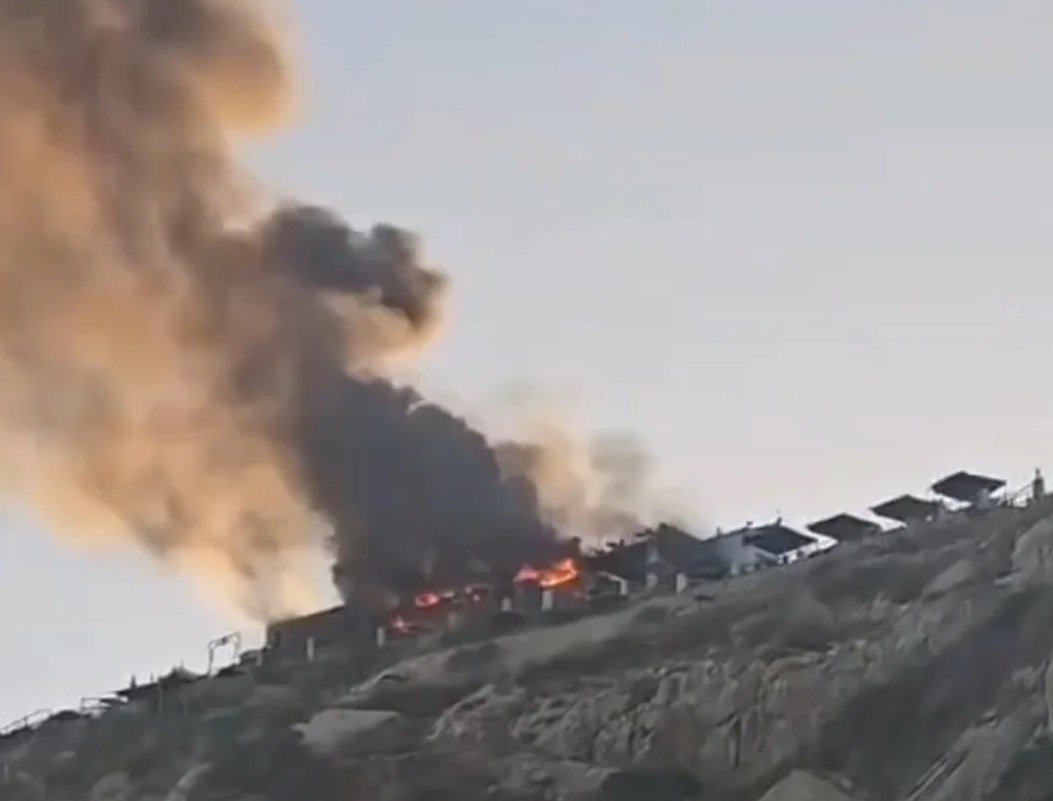 طنجة.. اندلاع حريق مهول بمقهى “بلانكا” الشهير