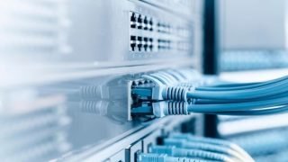 خلل تقني يؤثر على عمل العديد من وسائل الإعلام والمستشفيات والمطارات عالميا