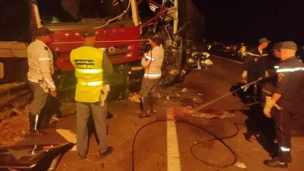 وفاة سائق مهني و إصابة 12 شخصا في حادثة سير مروعة بين الخميسات و مكناس