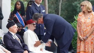 فرنسا..توشيح أحد قدماء المحاربين المغاربة في الحرب العالمية الثانية و حرب الهند الصينية بوسام جوقة الشرف من درجة فارس