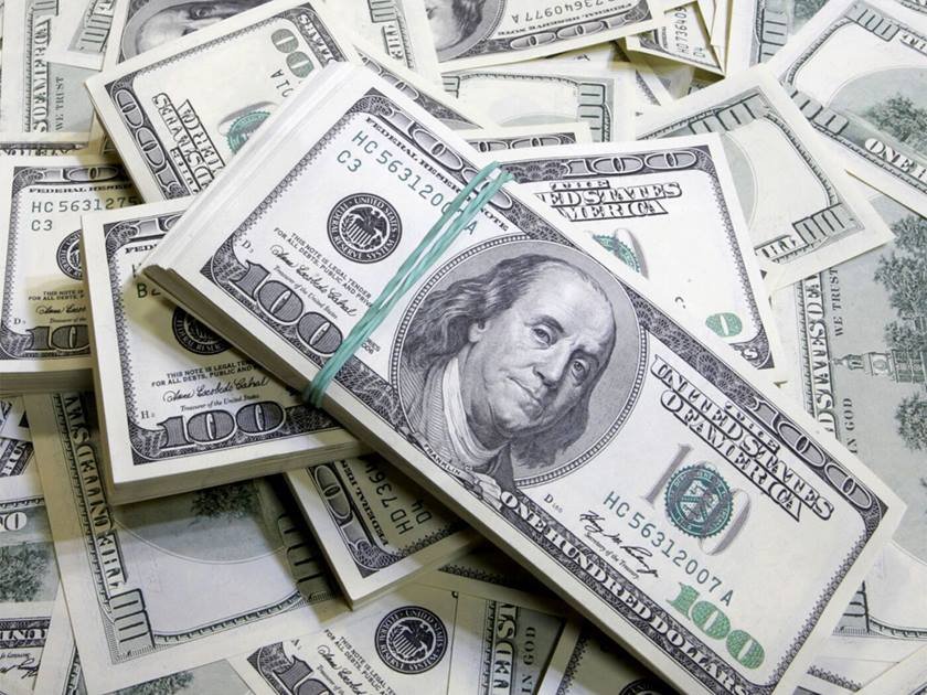الدولار يستقر قرب أدنى مستوياته في سبعة أشهر مع توقعات خفض أسعار الفائدة