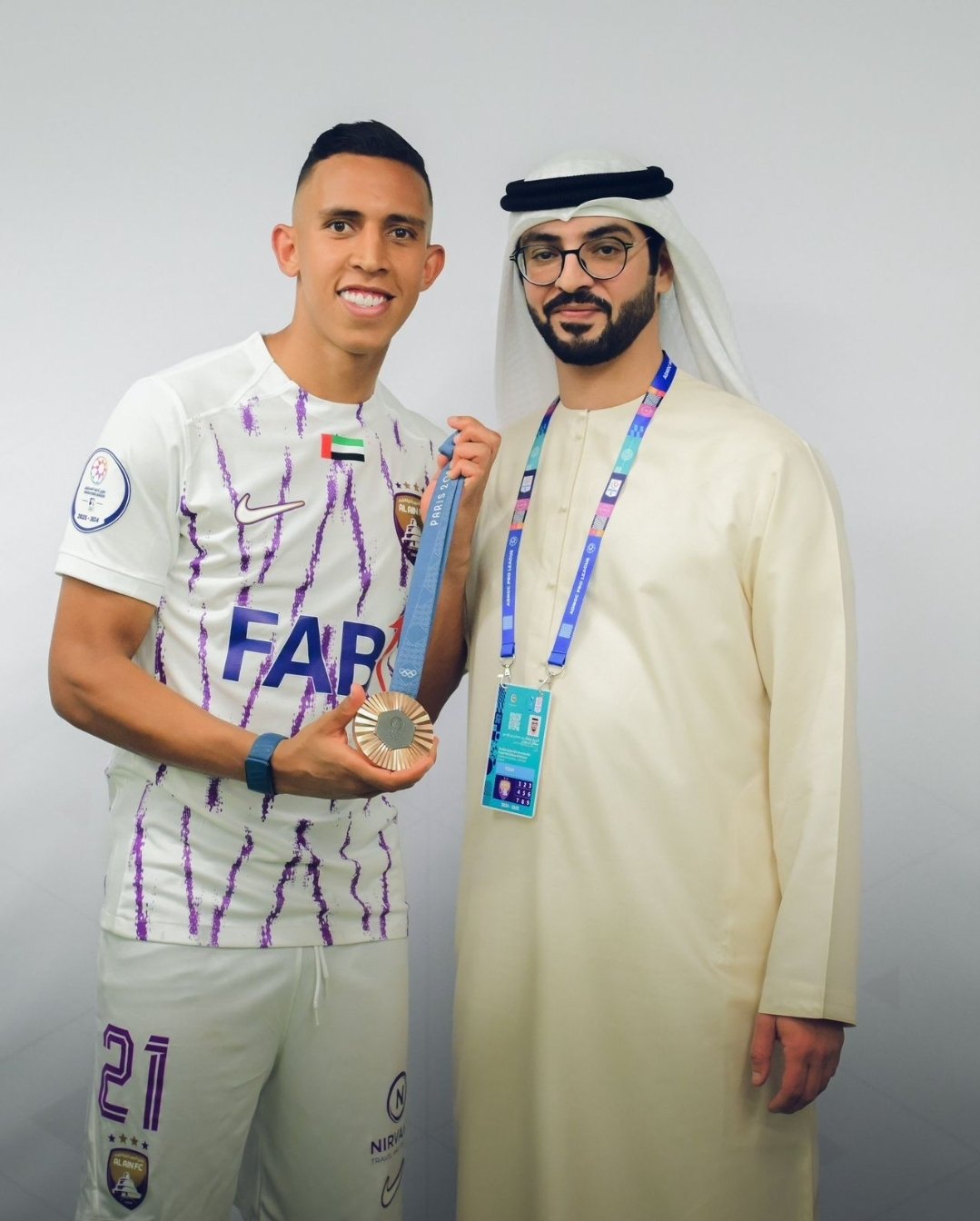 تكريم سفيان رحيمي من طرف الشيخ سلطان بن حمدان بن زايد