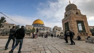 المدارس الصيفية بالقدس : مناسبة لترسيخ وعي الناشئة بأهمية الحفاظ على الموروث التاريخي و الحضاري للقدس و فلسطين