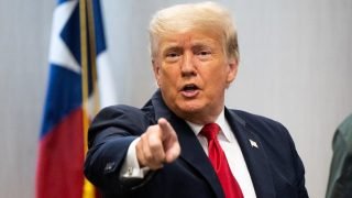 إستطلاع : ترامب يواصل تقدمه على هاريس