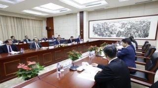 أخنوش يتباحث مع كبار المسؤولين والفاعلين الاقتصاديين بآنهوي، ثاني أكبر مقاطعة منتجة ومصدرة للسيارات بالصين
