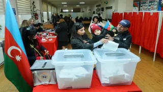 بدء التصويت في الإنتخابات البرلمانية المبكرة بأذربيجان