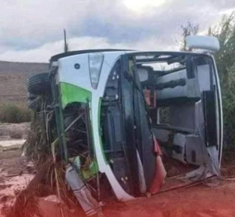 فاجعة طاطا.. السلطات تعلن العثور على جثة سائق الحافلة المفقود