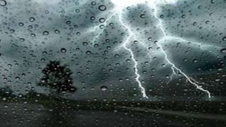 زخات رعدية مصحوبة بحبات البرد وبهبات رياح من الخميس إلى الأحد