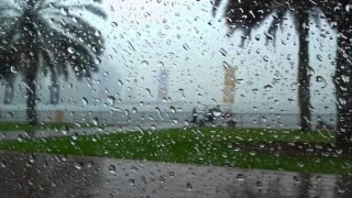 نشرة إنذارية حمراء.. تساقطات مطرية رعدية قوية جدا بعدد من أقاليم المملكة