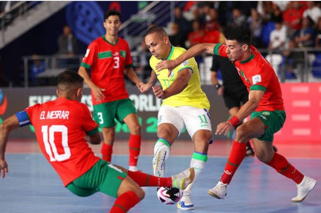 إقصاء المنتخب المغربي لكرة القدم داخل القاعة من ربع نهائي كأس العالم بعد هزيمة أمام البرازيل