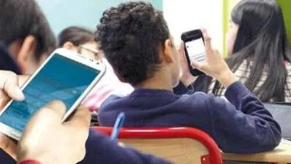دول أوربية تستعد لحظر استخدام الهواتف المحمولة فى المدارس