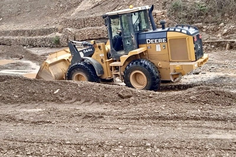 وزارة التجهيز تعلن إعادة فتح 52 مقطعاً طرقياً من أصل 57 بعد الفيضانات