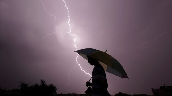 صاعقة رعدية تقـ ـتل تلميذًا وتجـ ـرح آخر في شفشاون