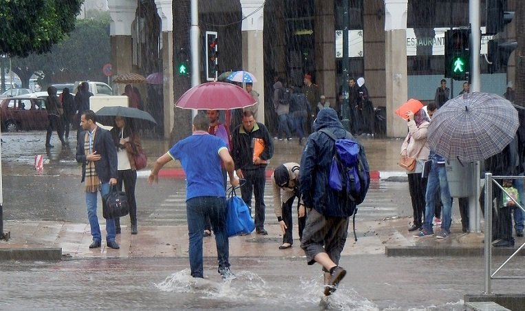أمطار رعدية وبرَد اليوم.. المديرية العامة للأرصاد تحذر عدة مناطق بالمملكة