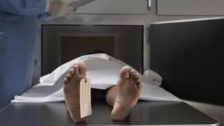 رجل ينهي حياة زوجته بأداة حديدية