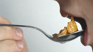 دراسة توضح أهمية تناول كميات قليلة من الطعام