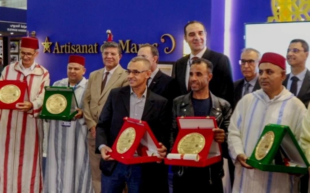 الجديدة: تتويج صناع تقليديين في صناعة”السروج والمكحلا” بمعرض الفرس