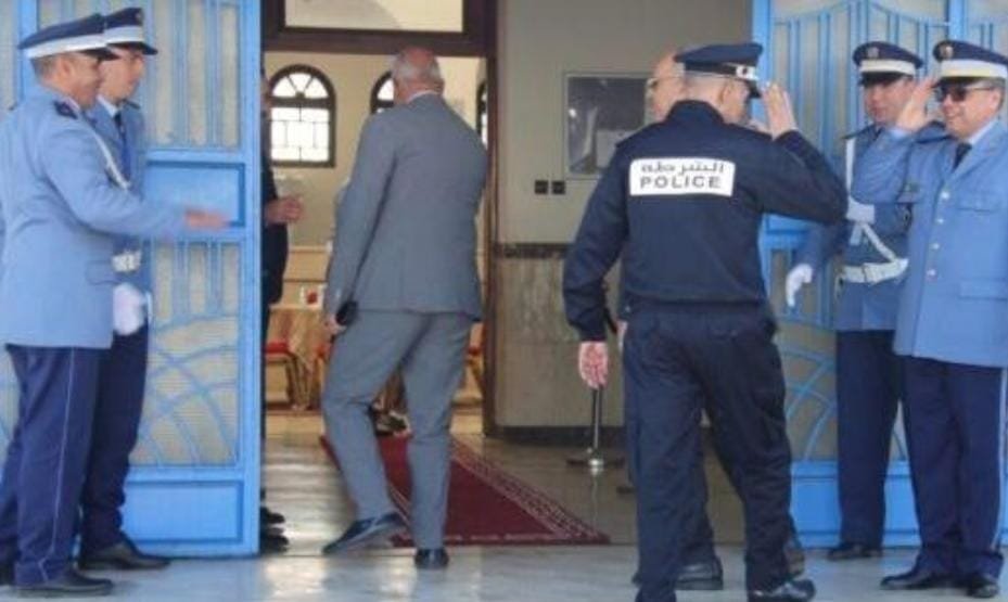 المصادقة على مشروع مرسوم بتحديد نظام البذلة الرسمية لموظفي إدارة الجمارك