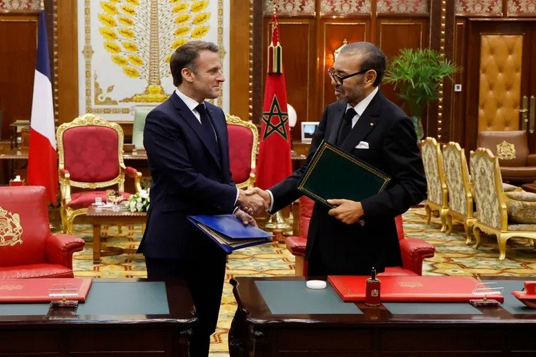 صحيفة “لوموند” الفرنسية : التقارب بين فرنسا والمغرب يثير غضب الجزائر