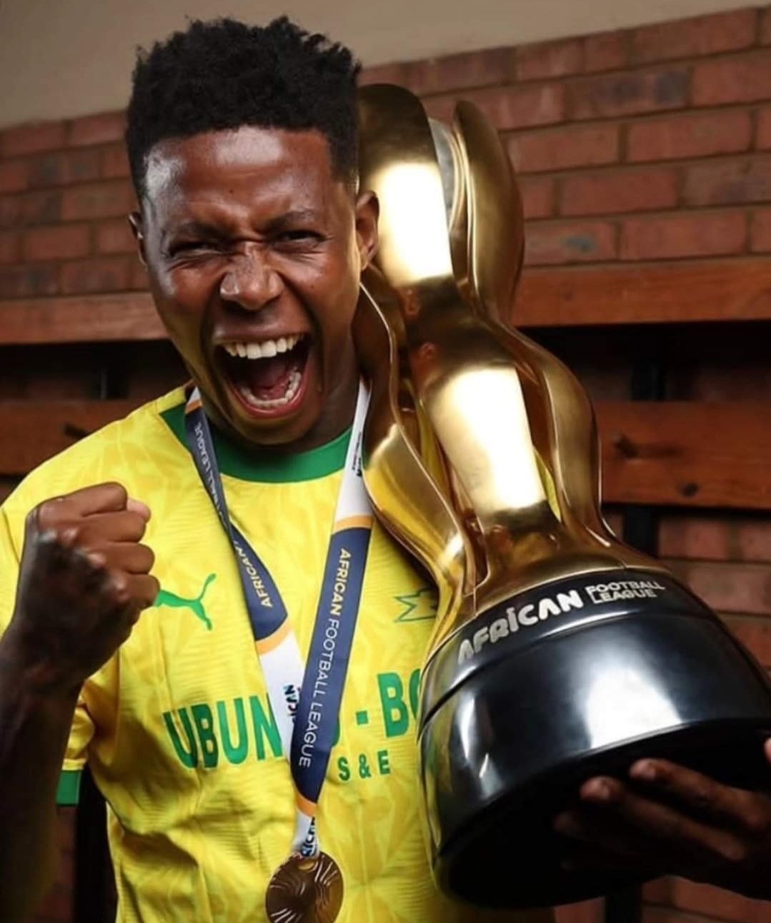 بونغاني زونغو يشارك في تداريب الوداد الرياضي بانتظار حسم مستقبله