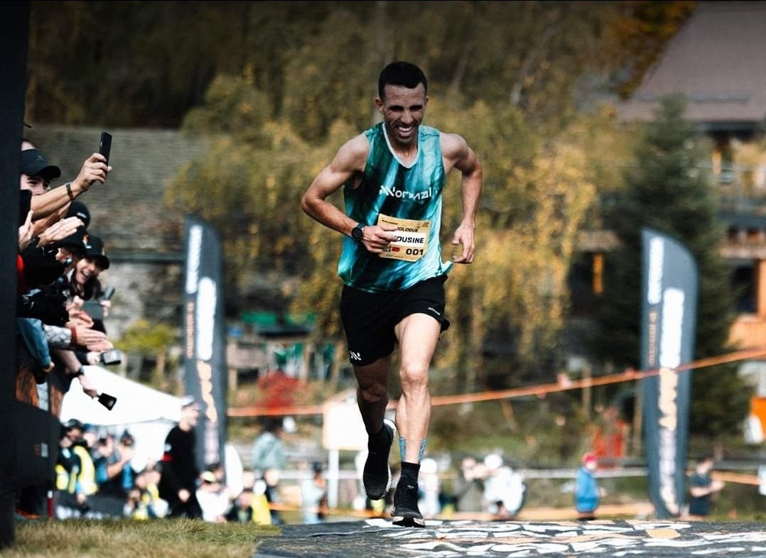 العداء المغربي الحسين العزاوي يحقق إنجازاً كبيراً بفوزه بنهائي سلسلة الماراثون الذهبي في سويسرا 2024