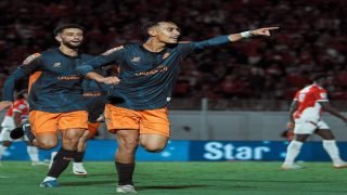 “نهضة بركان يهزم الوداد بهدف نظيف ويعزز صدارته للدوري”