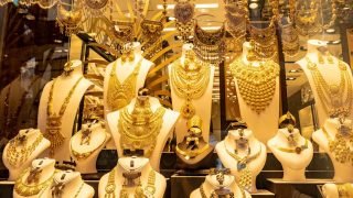 أسعار الذهب تواصل الإرتفاع وسط حالة من عدم اليقين