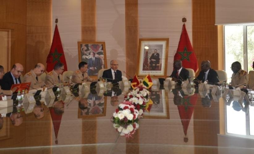 “لوديي” والفريق أول “بريظ” المفتش العام للقوات المسلحة الملكية يستقبلان وزير الدولة للدفاع الوطني الغيني