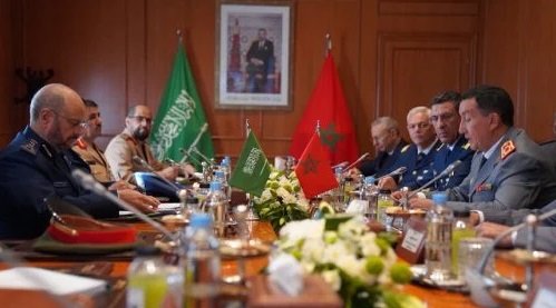 المفتش العام للقوات المسلحة الملكية يستقبل رئيس هيئة الأركان العامة للقوات السعودية