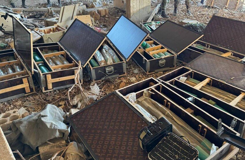 الجيش الإســـــــــــــرائيلي يعلن العثور على مستودع أسلحة تابع لـ”حـــــــــــــزب الله” في جنوب لبنان