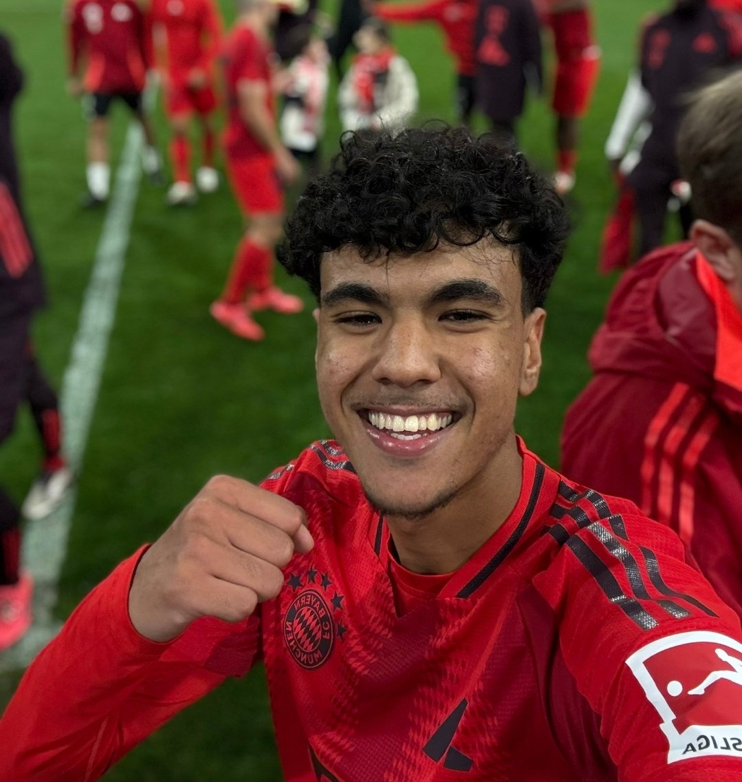 آدم أزنو يكشف عن قدوته في بايرن ميونيخ