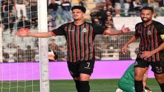 الجيش الملكي يكتسح شباب السوالم بثلاثية نظيفة ويصعد إلى الوصافة