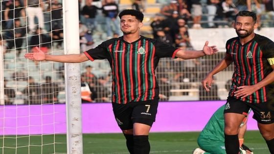 الجيش الملكي يكتسح شباب السوالم بثلاثية نظيفة ويصعد إلى الوصافة