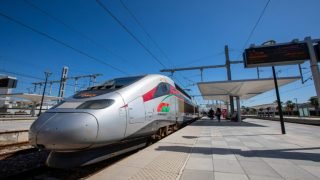 احتفاء بقطارات TGV.. البراق في طوابع بريدية أممية