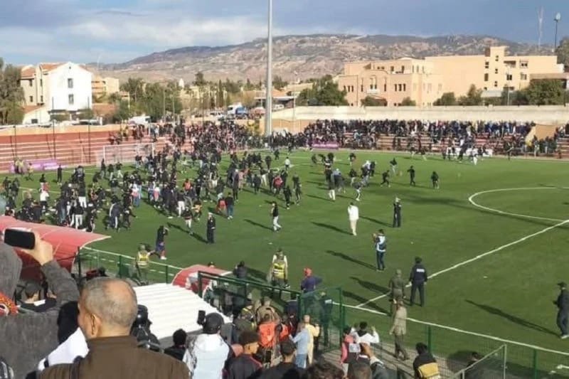 توقيفات بالجملة بعد المباراة التي جمعت فريق شباب أطلس خنيفرة و نظيره الكوكب المراكشي